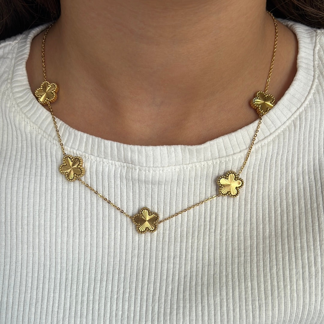 Collier fleurs doré